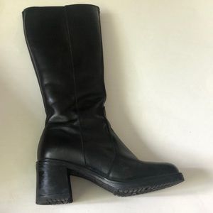 LA CANADIENNE black waterproof leather boots